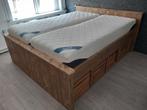 Steigerhout bed met 2 matrassen, Ophalen, Zo goed als nieuw, Steigerhout