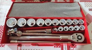 Jeu de douilles 3/4" - 12 pans métriques beschikbaar voor biedingen