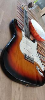 Storm Stratocaster comme neuve, prête à jouer., Musique & Instruments, Instruments à corde | Guitares | Électriques, Comme neuf