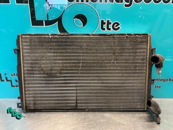 Radiateur van een Volkswagen Golf (Golf 09-), Auto-onderdelen, Airco en Verwarming, Volkswagen, Gebruikt, 3 maanden garantie, Ophalen of Verzenden