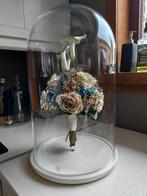 Glazen stolp met boeket, Huis en Inrichting, Woonaccessoires | Stolpen, Ophalen, Zo goed als nieuw