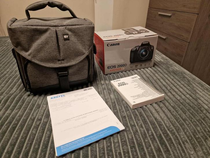 Canon EOS 2000D spiegelreflexcamera + tas, Audio, Tv en Foto, Fotocamera's Digitaal, Zo goed als nieuw, Spiegelreflex, Canon, Ophalen