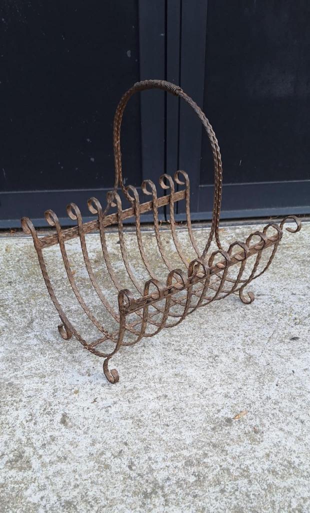 IJzeren mand met handvat, landelijke stijl., Huis en Inrichting, Woonaccessoires | Schalen en Manden, Zo goed als nieuw, Mand