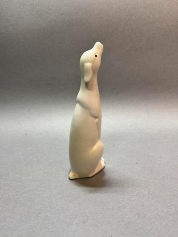 Art deco beeld hond beschikbaar voor biedingen