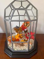 Stolp 35cm in glas 6 hoekig opgevuld met echte vlinders, Maison & Meubles, Accessoires pour la Maison | Cloches, Enlèvement