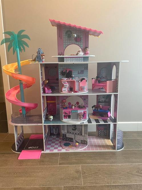 LOL surpise huis met meubels en poppetjes, Kinderen en Baby's, Speelgoed | Poppenhuizen, Zo goed als nieuw, Poppenhuis, Ophalen