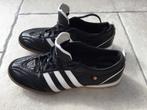 ADIDAS indoor voetbalschoenen maat 43, Ophalen of Verzenden, Zo goed als nieuw, Schoenen