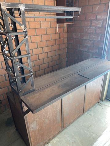 Industrieel design - Stalen bar / kast te koop beschikbaar voor biedingen