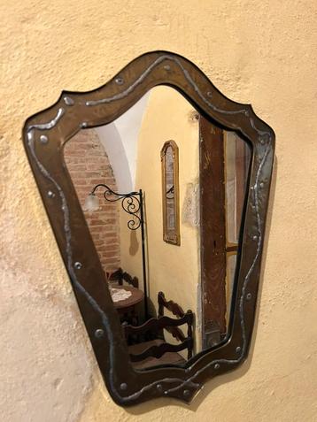 Miroir brutaliste Jean Goardère beschikbaar voor biedingen