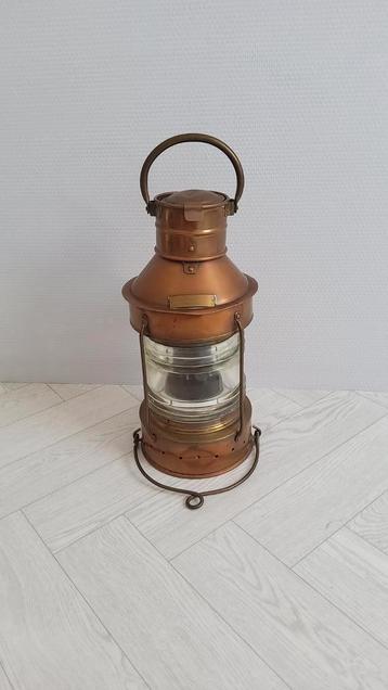 Lampe tempête en cuivre beschikbaar voor biedingen