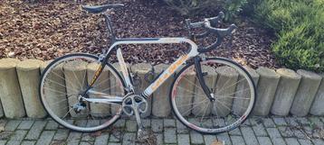 Scott Full Carbon racefiets (250 km gelopen) beschikbaar voor biedingen