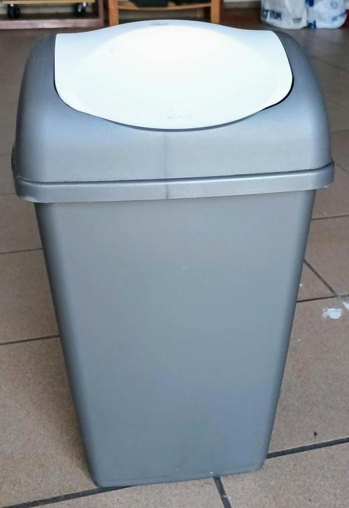 Vuilnisbak of prullenbak of linnenbak als nieuw 55 cm hoog, Huis en Inrichting, Woonaccessoires | Prullenbakken, Zo goed als nieuw