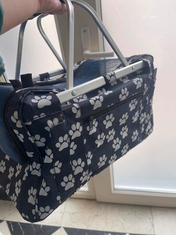 Draagtas voor kat of kleine hond beschikbaar voor biedingen