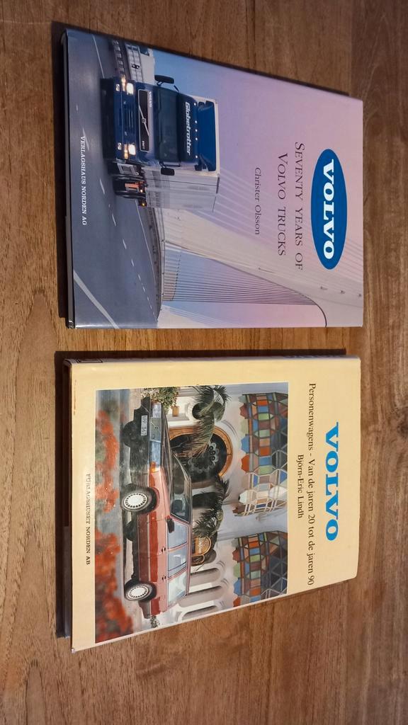 VOLVO 2 boeken !!!, Boeken, Auto's | Boeken, Volvo, Ophalen of Verzenden