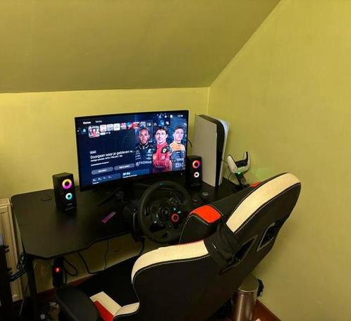 Logitech g29+pedalen en shifter. + Bureau en game monitor., Games en Spelcomputers, Games | Sony PlayStation 5, Gebruikt, Ophalen