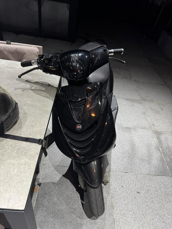 Modèle Piaggio Zip 2021, Vélos & Vélomoteurs, Scooters | Piaggio, Utilisé, Zip, Classe A (25 km/h), Essence, Enlèvement