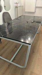 Marmeren eettafel Furnified, Huis en Inrichting, Ophalen, Zo goed als nieuw