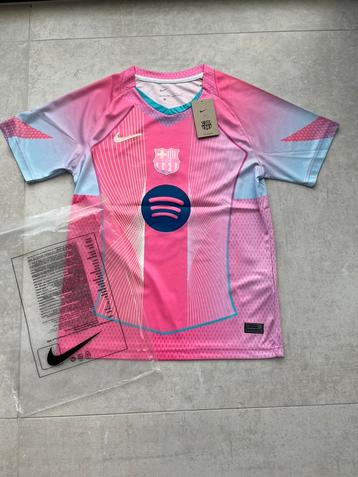 Roze voetbalshirt barcelona van nike met Lamine Yamal beschikbaar voor biedingen