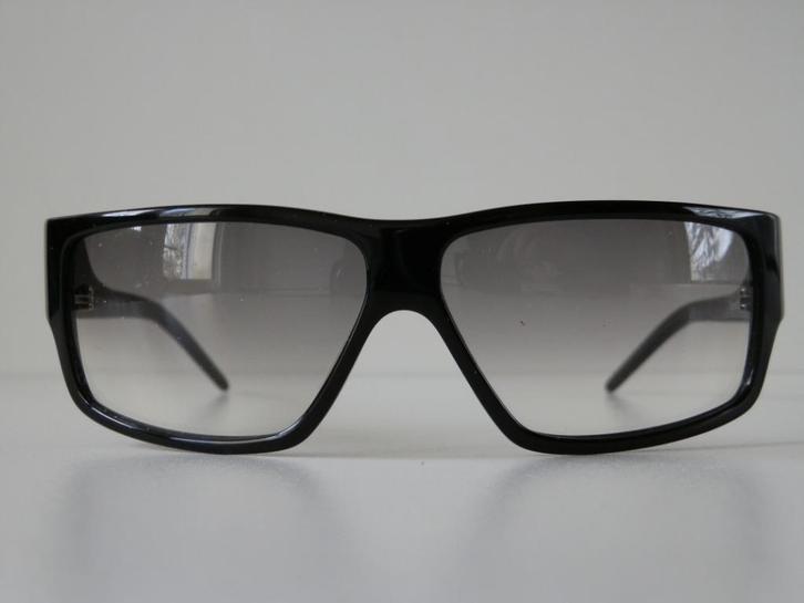 Roberto Cavalli zonnebril. Unisex., Handtassen en Accessoires, Zonnebrillen en Brillen | Dames, Zo goed als nieuw, Zonnebril, Overige merken