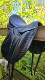 Selle de dressage Devoucoux Makila 17,5, année 2011, Gebruikt, Ophalen of Verzenden