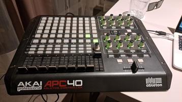 Akai apc40 mk1 beschikbaar voor biedingen