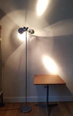 Lampe sur pied en chrome avec 3 points lumineux dirigeables, Maison & Meubles, Comme neuf, 150 à 200 cm, Enlèvement ou Envoi, Autres matériaux