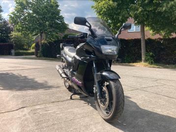 Kawasaki Gpz 1100 beschikbaar voor biedingen