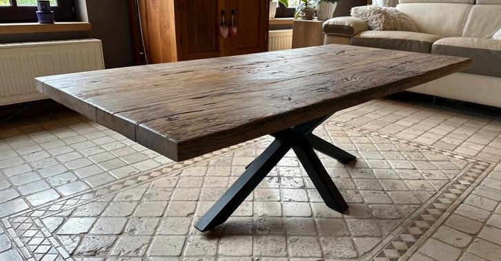 Uniek stuk salontafel van teruggewonnen eikenhout, Huis en Inrichting, Tafels | Salontafels, Zo goed als nieuw, Eikenhout, Ophalen