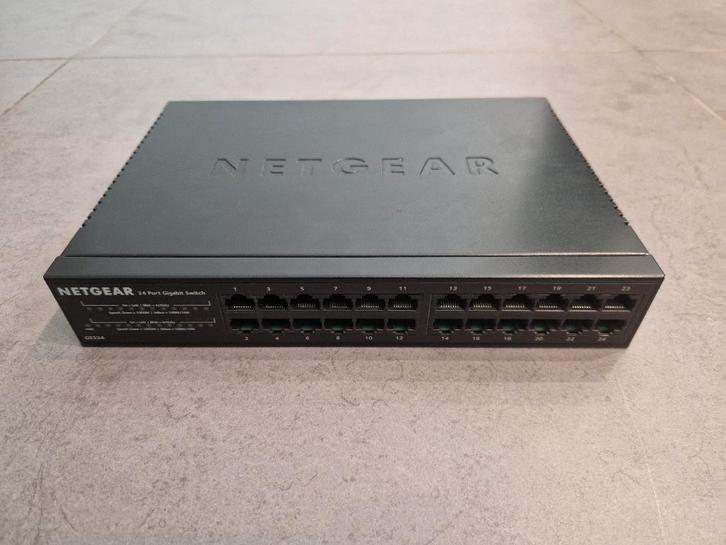 Netgear GS324 - 24 poort Gigabit switch, Computers en Software, Netwerk switches, Gebruikt, Ophalen of Verzenden