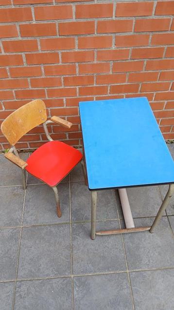 TUBAX kinderbureau + stoeltje 1965 beschikbaar voor biedingen