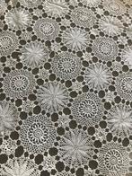 Zelf gehaakte bedsprei - handwerk - 110 cm x 135 cm, Ophalen of Verzenden, Zo goed als nieuw