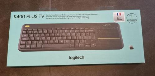 Logitech K400 Plus - AZERTY draadloos toetsenbord met touchp, Computers en Software, Toetsenborden, Nieuw, Azerty, Draadloos, Toetsenbord en muis-set