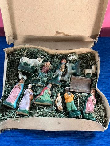 Kerststal figuren (zeer oud) beschikbaar voor biedingen