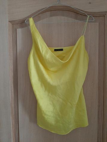 Geel topje new collection beschikbaar voor biedingen