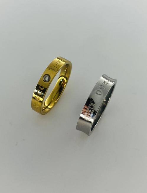 Zilveren en gouden T&C-ringen, Handtassen en Accessoires, Ringen, Nieuw, Dame of Heer, 17 tot 18, Goud, Goud, Met strass, Ophalen of Verzenden