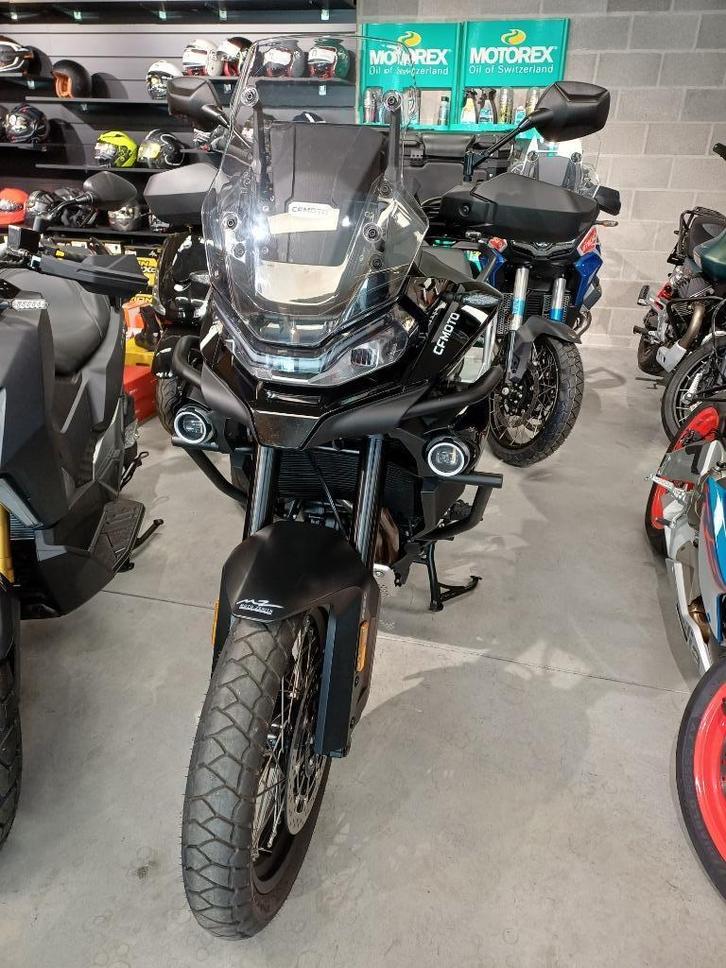 CF Moto 800MT Ontdek, Motoren, Motoren | CFMOTO, Bedrijf, Toermotor, meer dan 35 kW, 2 cilinders, Motorrijbewijs A, ABS, Handvatverwarming