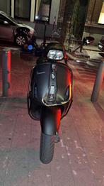 Vespa sprint 2018 notte a klasse, Fietsen en Brommers, Ophalen of Verzenden, Zo goed als nieuw, Vespa