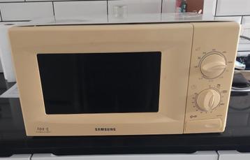 microgolf samsung voor onderdelen of te herstellen, Elektronische apparatuur, Microgolfovens, Ophalen, Microgolfoven, Niet werkend