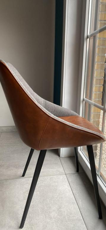 6 stoelen half leder beschikbaar voor biedingen