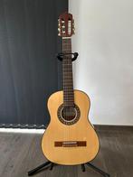 Klassieke gitaar 3/4 + staander + voetsteun + gitaartas, Ophalen, Zo goed als nieuw, Klassieke of Spaanse gitaar, Met koffer