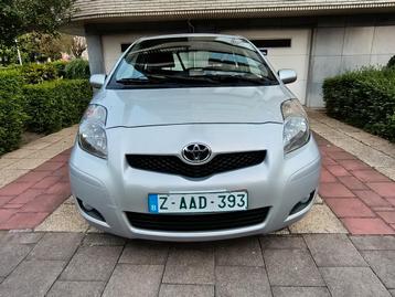 Toyota Yaris 1.3 Benzine Handgeschakeld 2010 Airconditioning, Auto's, Toyota, Voorwielaandrijving, Euro 5, Stof, 4 cilinders