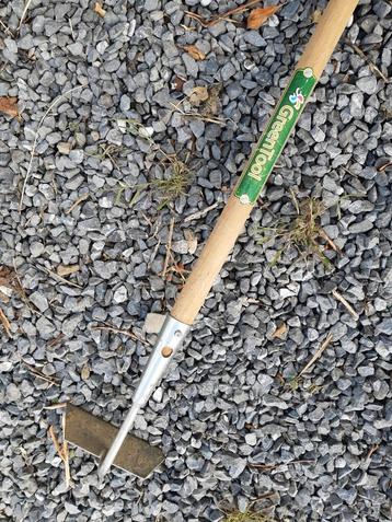Binette avec manche en bois beschikbaar voor biedingen