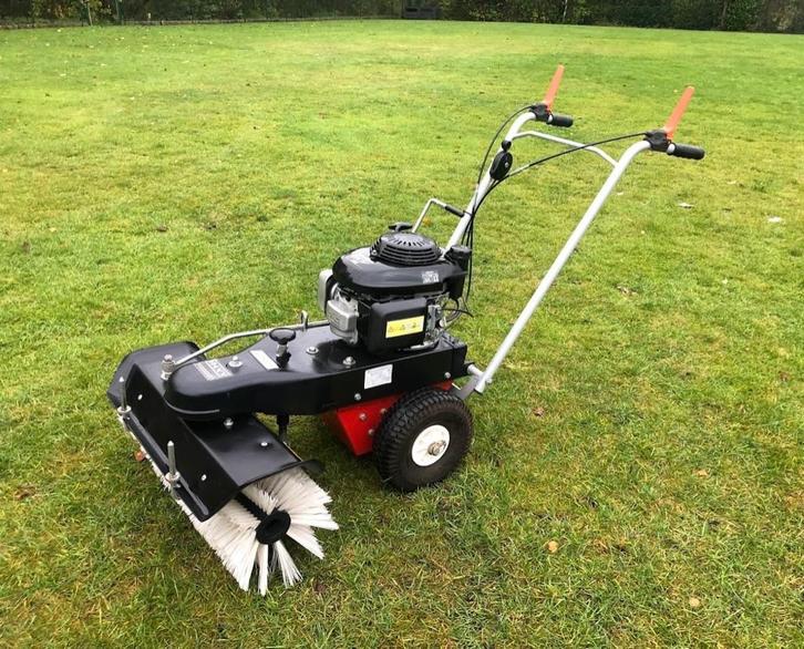 Veegmachine + Sneeuwschuif  -  veegmachine Op accu, Tuin en Terras, Veegmachines, Zo goed als nieuw, Ophalen