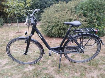 Damesfiets beschikbaar voor biedingen
