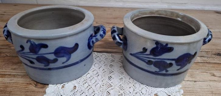 Stel van 2 oude Keulse potten met tulpen, Antiek en Kunst, Curiosa en Brocante, Ophalen of Verzenden
