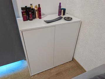 Eket kast ikea beschikbaar voor biedingen