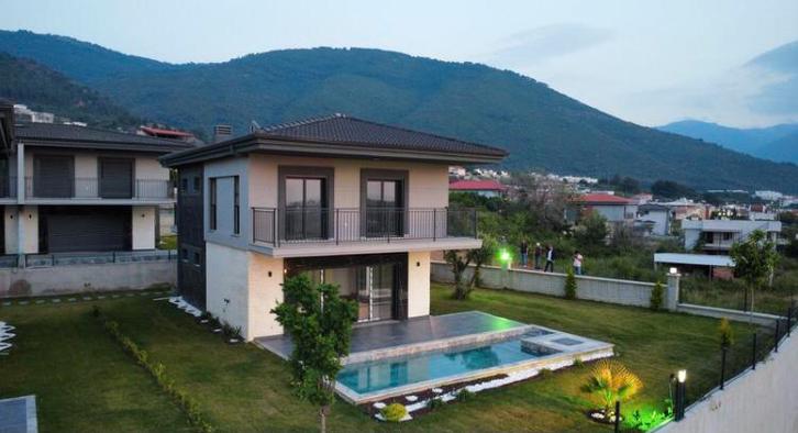 Villa à vendre à Kuşadası Güzelçamlı 4+1. Pièce, Immo, Buitenland, Turkije, Woonhuis, Stad