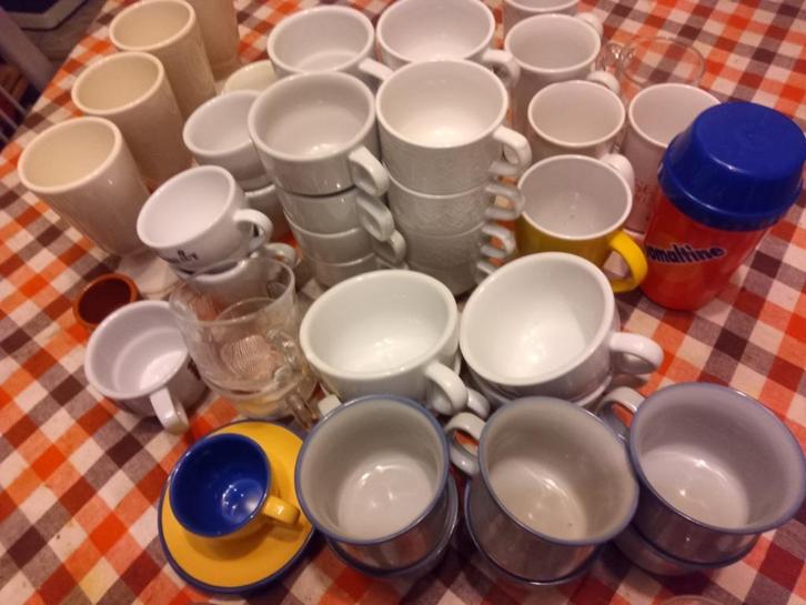 vaisselles assorstiement, Maison & Meubles, Cuisine | Vaisselle, Comme neuf, Tasse(s) et/ou soucoupe(s), Uni, Porcelaine, Enlèvement