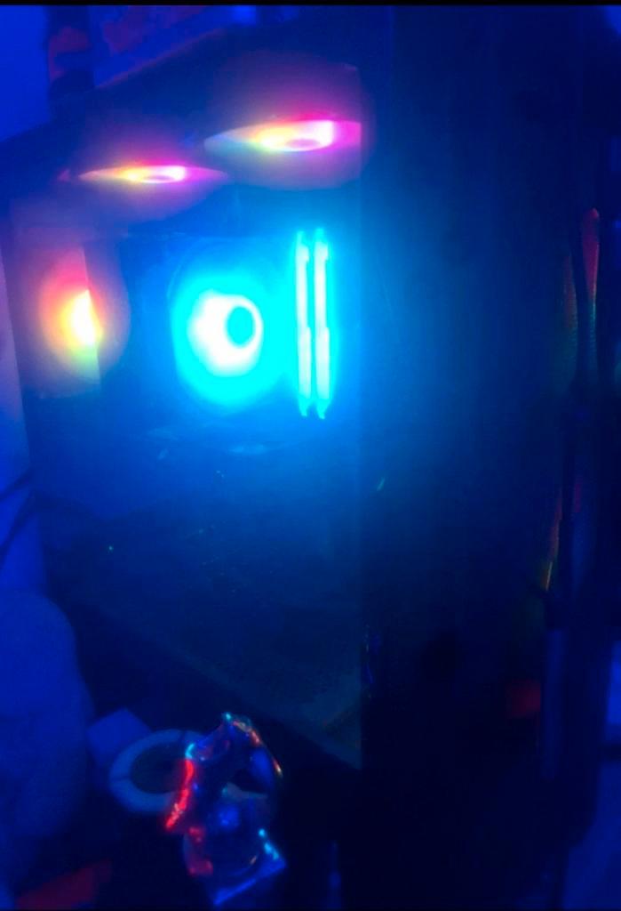 Pc gamer a vendre en urgence !, Informatique & Logiciels, Ordinateurs de bureau, Reconditionné, Enlèvement