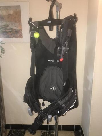 Gilet de plongée AQUALUNG Axiom MD beschikbaar voor biedingen